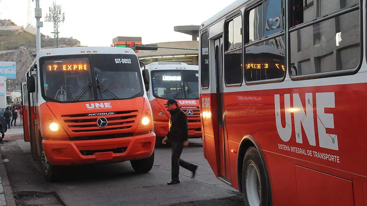 Camiones UNE falla logistica - Mike Acosta (7)